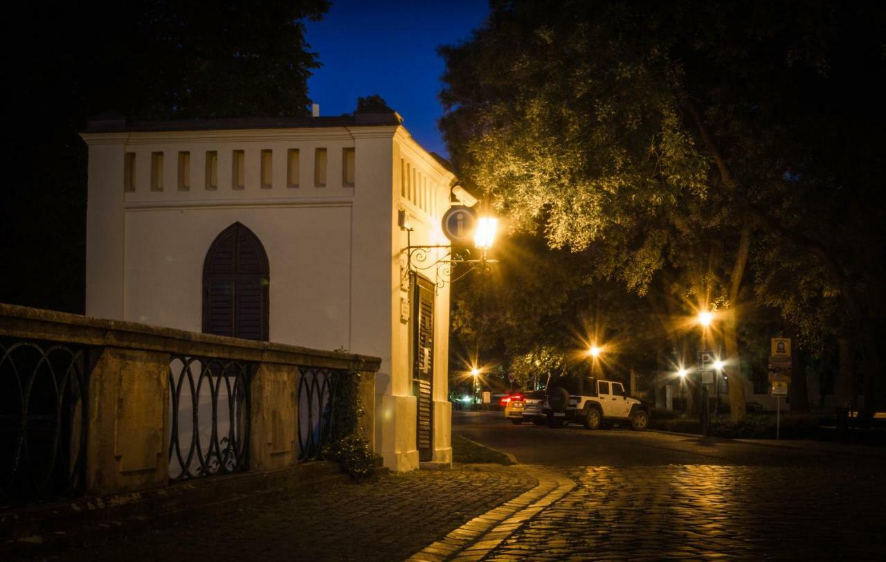 Feliz Apartman Gyula Exterior foto